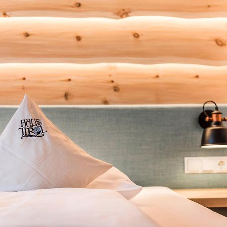 Pension Haus Tirol Лайон Экстерьер фото