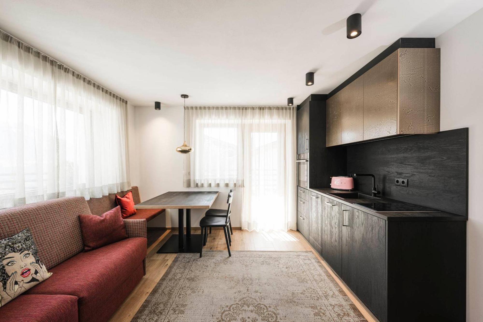 Pension Haus Tirol Лайон Экстерьер фото