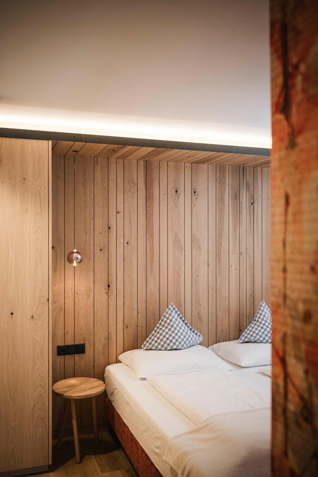 Pension Haus Tirol Лайон Экстерьер фото