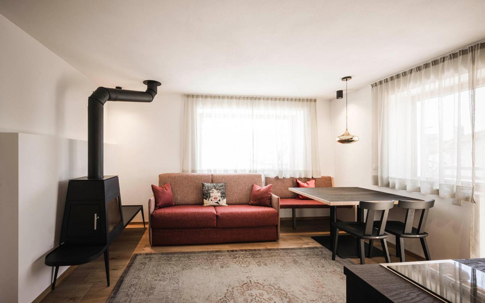 Pension Haus Tirol Лайон Экстерьер фото