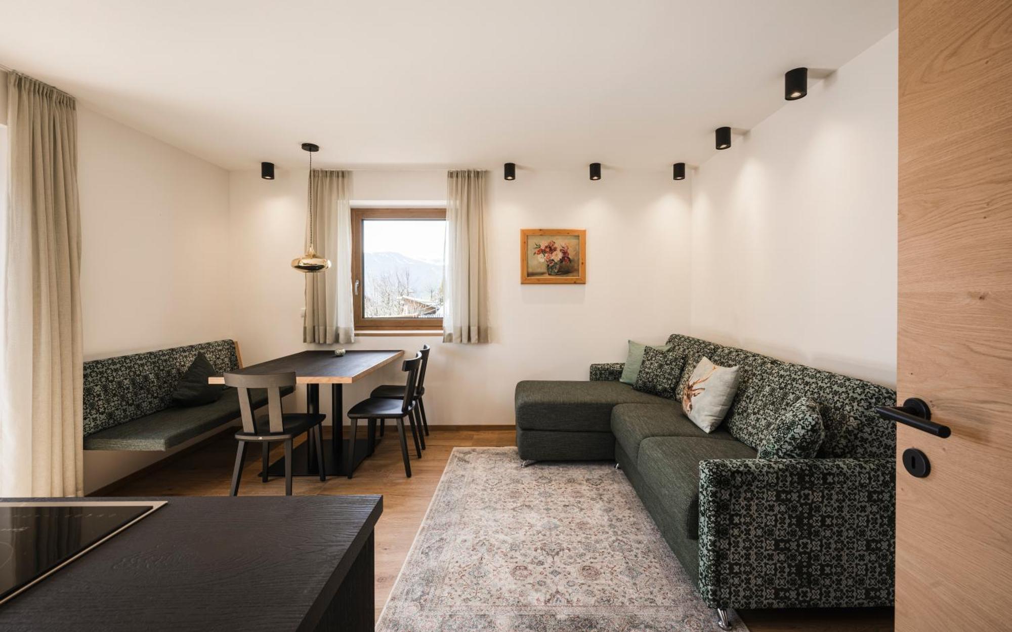 Pension Haus Tirol Лайон Экстерьер фото