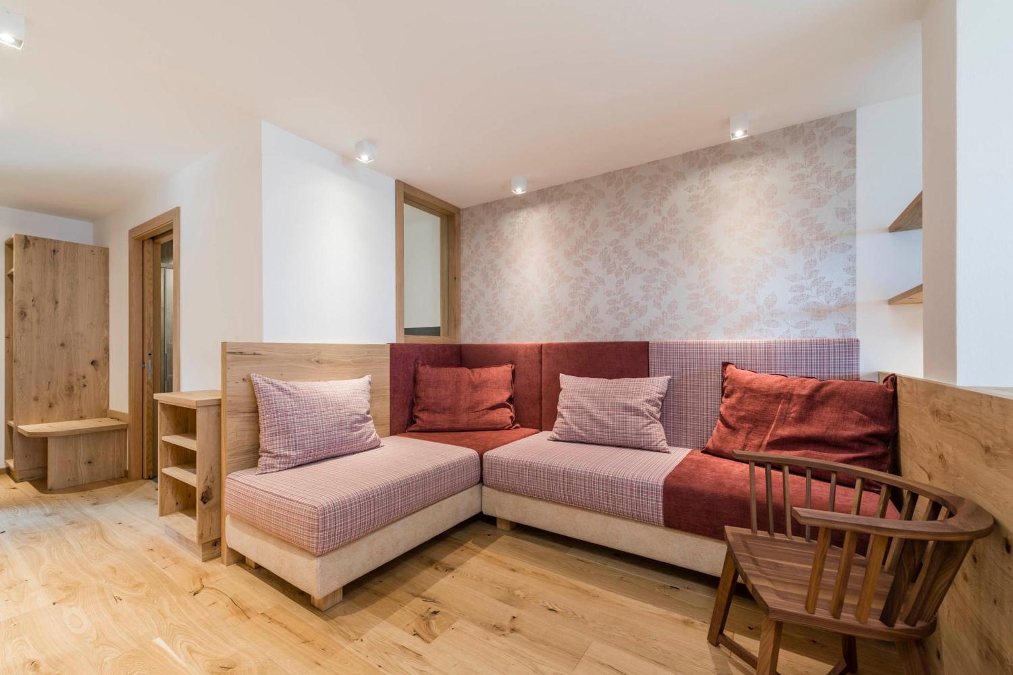 Pension Haus Tirol Лайон Экстерьер фото