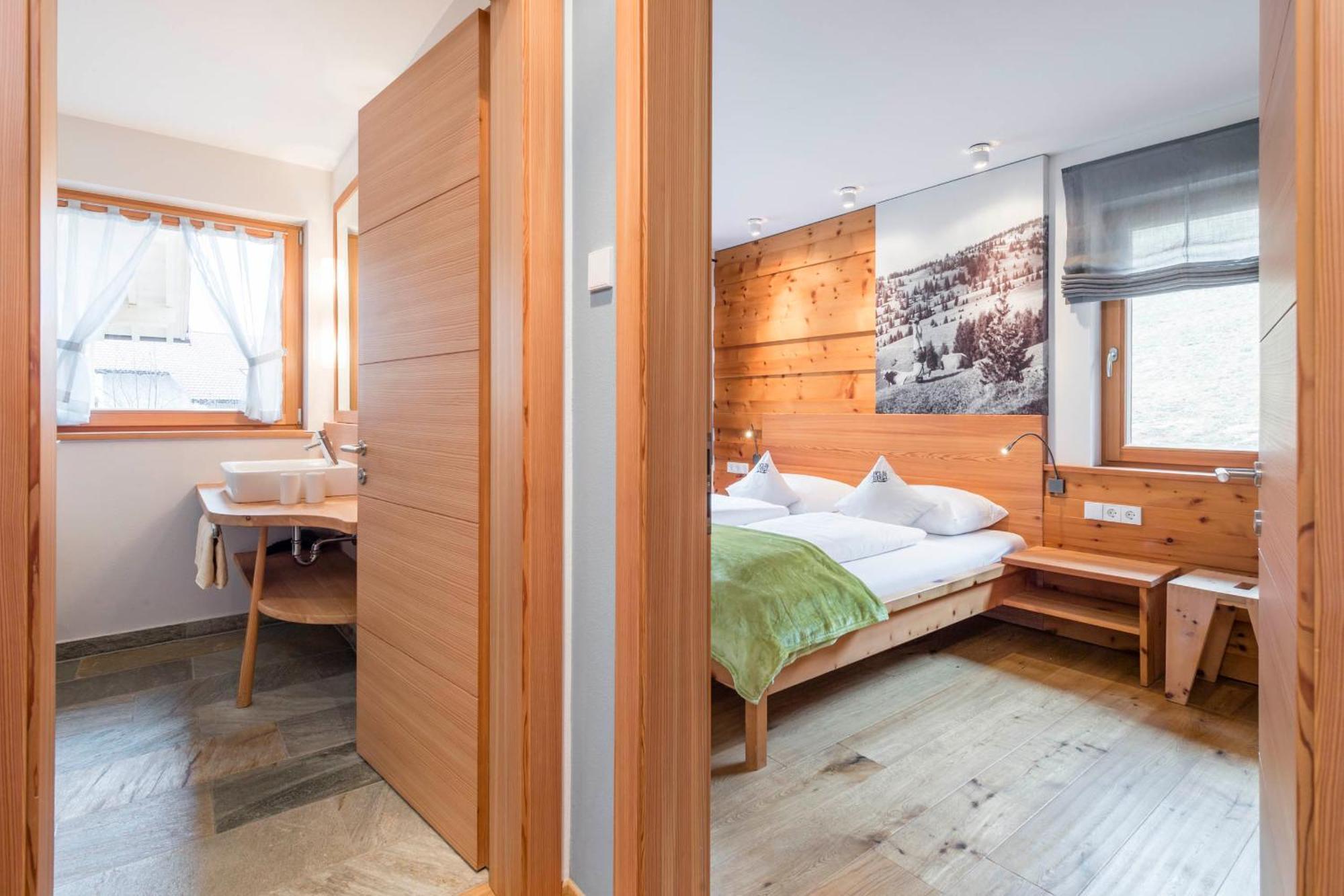 Pension Haus Tirol Лайон Экстерьер фото
